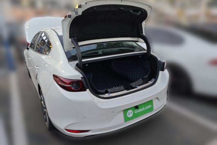 Used Mazda 3 Axela 2022 2.0L Automatic Zhi Rui Edition Trunk