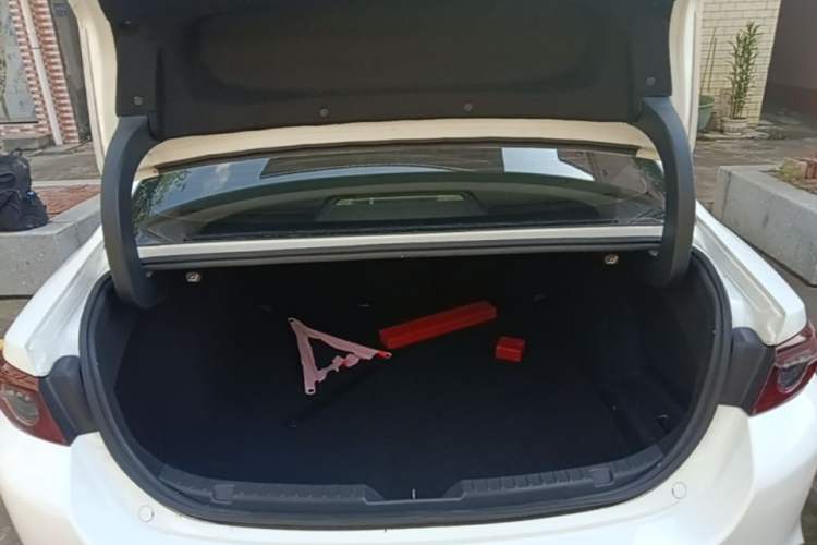 Used Mazda 3 Axela 2022 2.0L Automatic Zhiqing Edition Trunk