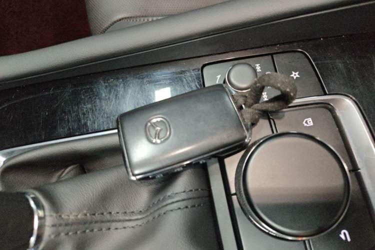 Used Mazda 3 Axela 2022 2.0L Automatic Zhiya Edition Vehicle Key