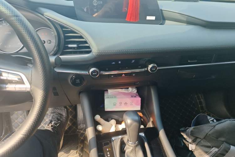 Used Mazda 3 Axela 2023 2.0L Automatic ZhiXuan Edition Audio And AC Panel