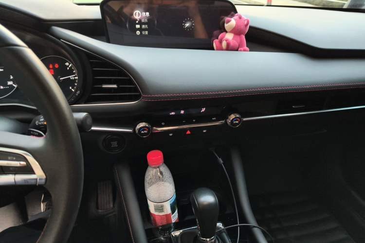 Used Mazda 3 Axela 2023 2.0L Automatic Zhiya Edition Audio And AC Panel