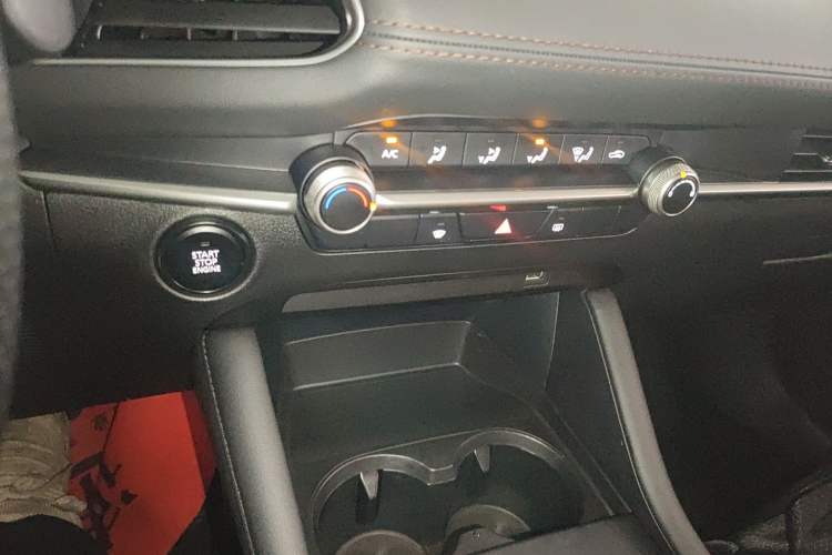 Used Mazda 3 Axela 2023 1.5L Manual ZhiMei Edition Audio And AC Panel