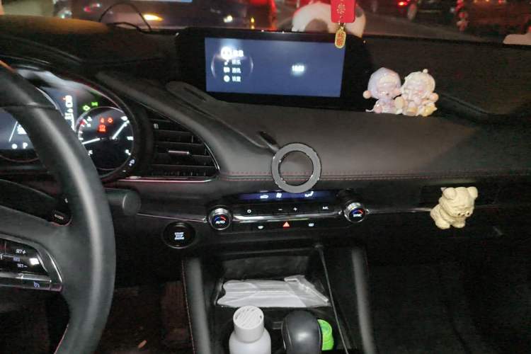 Used Mazda 3 Axela 2023 2.0L Automatic Zhiyao Edition Audio And AC Panel