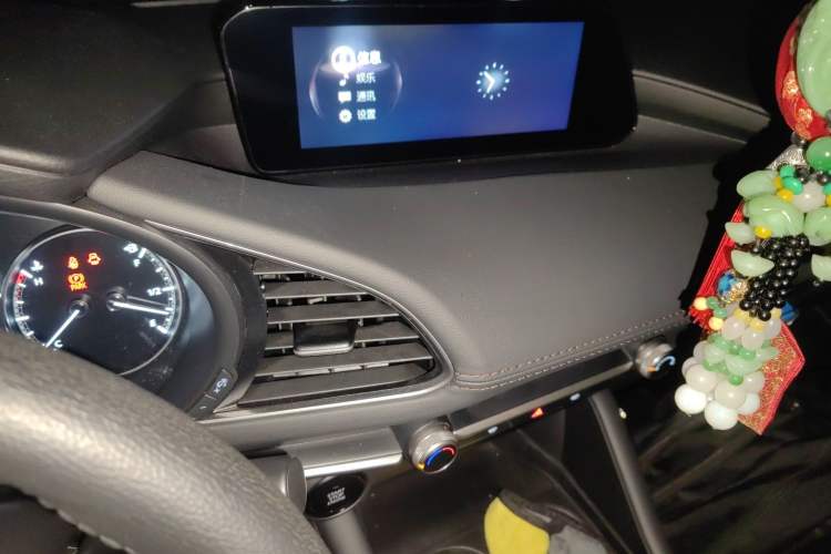 Used Mazda 3 Axela 2023 2.0L Automatic Zhiqing Edition Audio And AC Panel