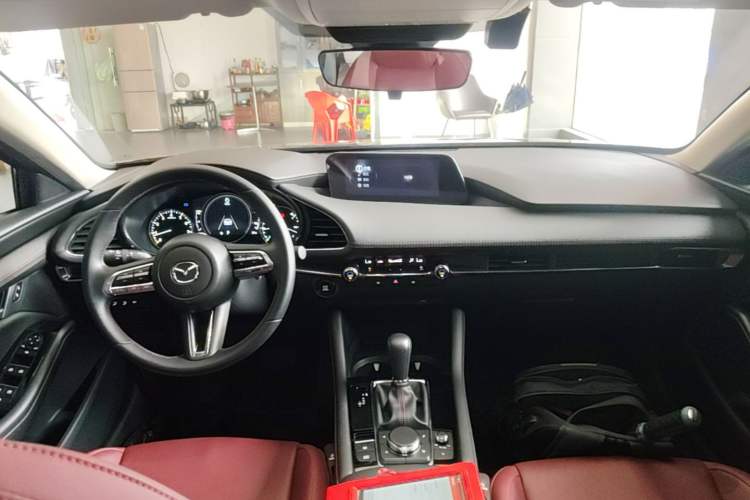 Used Mazda 3 Axela 2023 2.0L Automatic ZhiZhen Edition Center Console