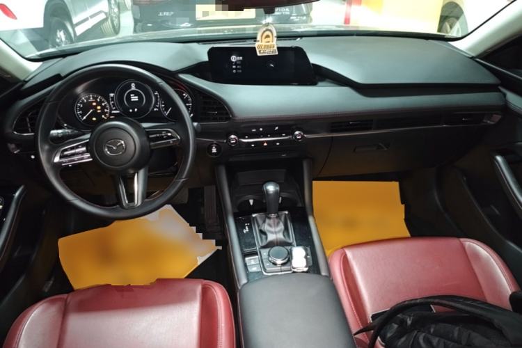 Used Mazda 3 Axela 2023 2.0L Automatic Zhiyao Edition Center Console