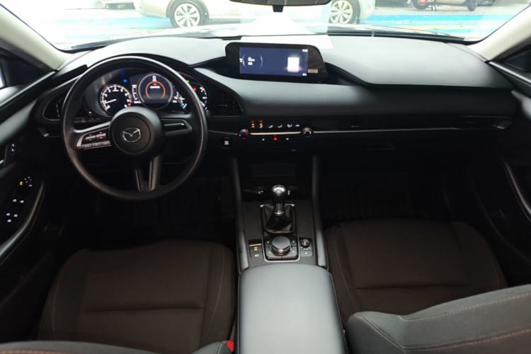 Used Mazda 3 Axela 2023 1.5L Manual ZhiMei Edition Center Console
