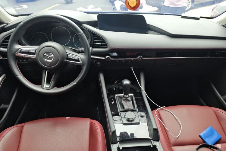 Used Mazda 3 Axela 2023 2.0L Automatic Zhiyao Edition Center Console
