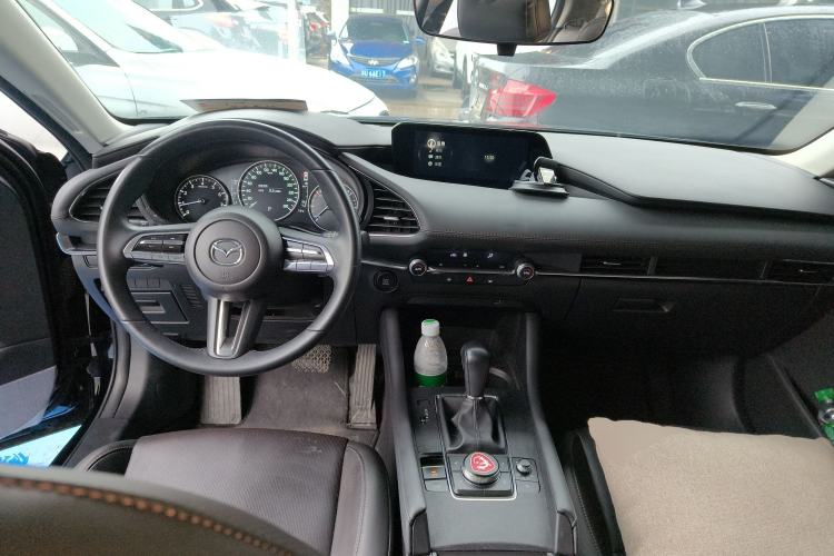 Used Mazda 3 Axela 2023 2.0L Automatic Zhiya Edition Center Console