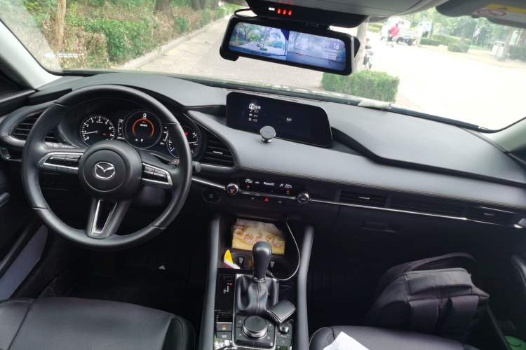 Used Mazda 3 Axela 2023 2.0L Automatic ZhiZhen Edition Center Console