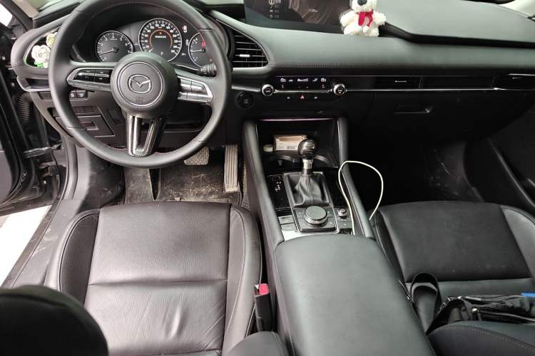 Used Mazda 3 Axela 2023 2.0L Automatic Zhiya Edition Center Console