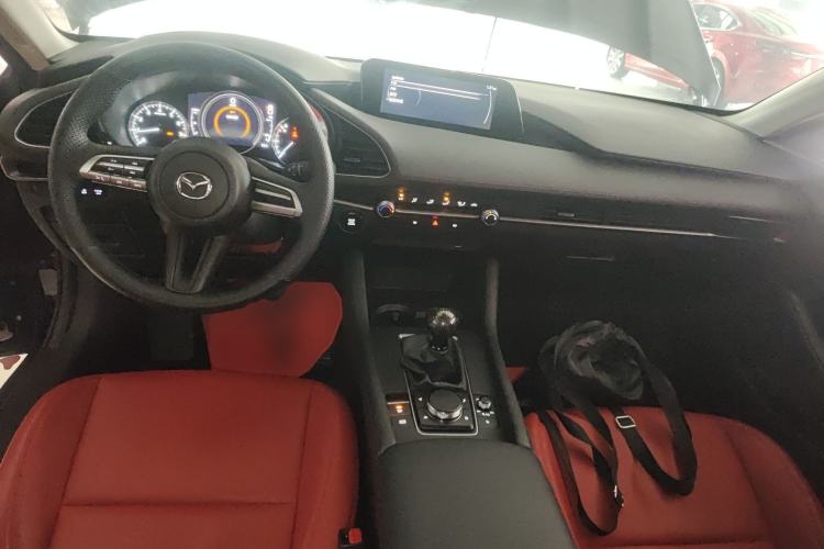 Used Mazda 3 Axela 2023 1.5L Manual ZhiMei Edition Center Console