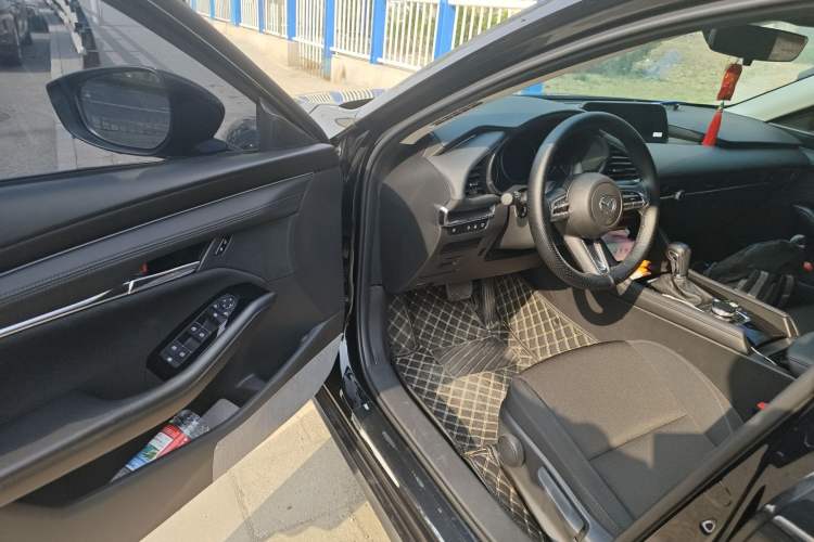 Used Mazda 3 Axela 2023 2.0L Automatic ZhiXuan Edition Driver Seat