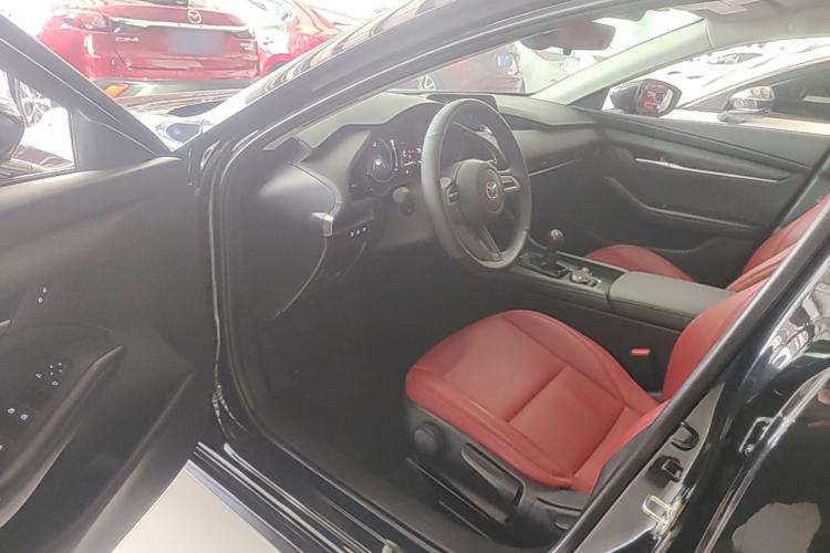 Used Mazda 3 Axela 2023 1.5L Manual ZhiMei Edition Driver Seat