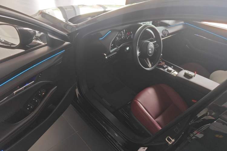 Used Mazda 3 Axela 2023 2.0L Automatic ZhiZhen Edition Driver Seat
