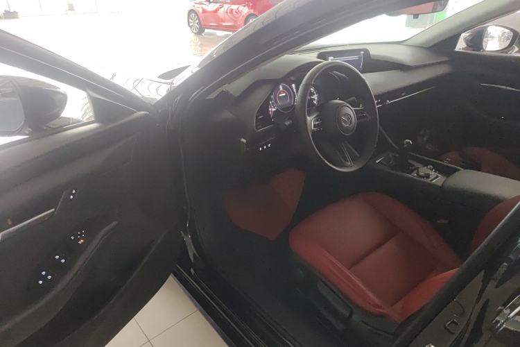 Used Mazda 3 Axela 2023 1.5L Manual ZhiMei Edition Driver Seat
