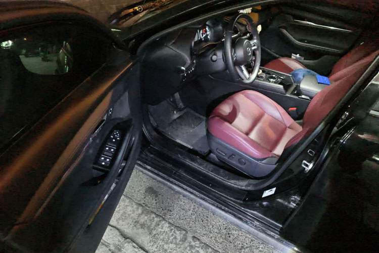 Used Mazda 3 Axela 2023 2.0L Automatic Zhiyao Edition Driver Seat