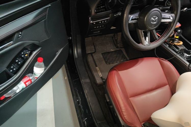Used Mazda 3 Axela 2023 2.0L Automatic ZhiZhen Edition Driver Seat