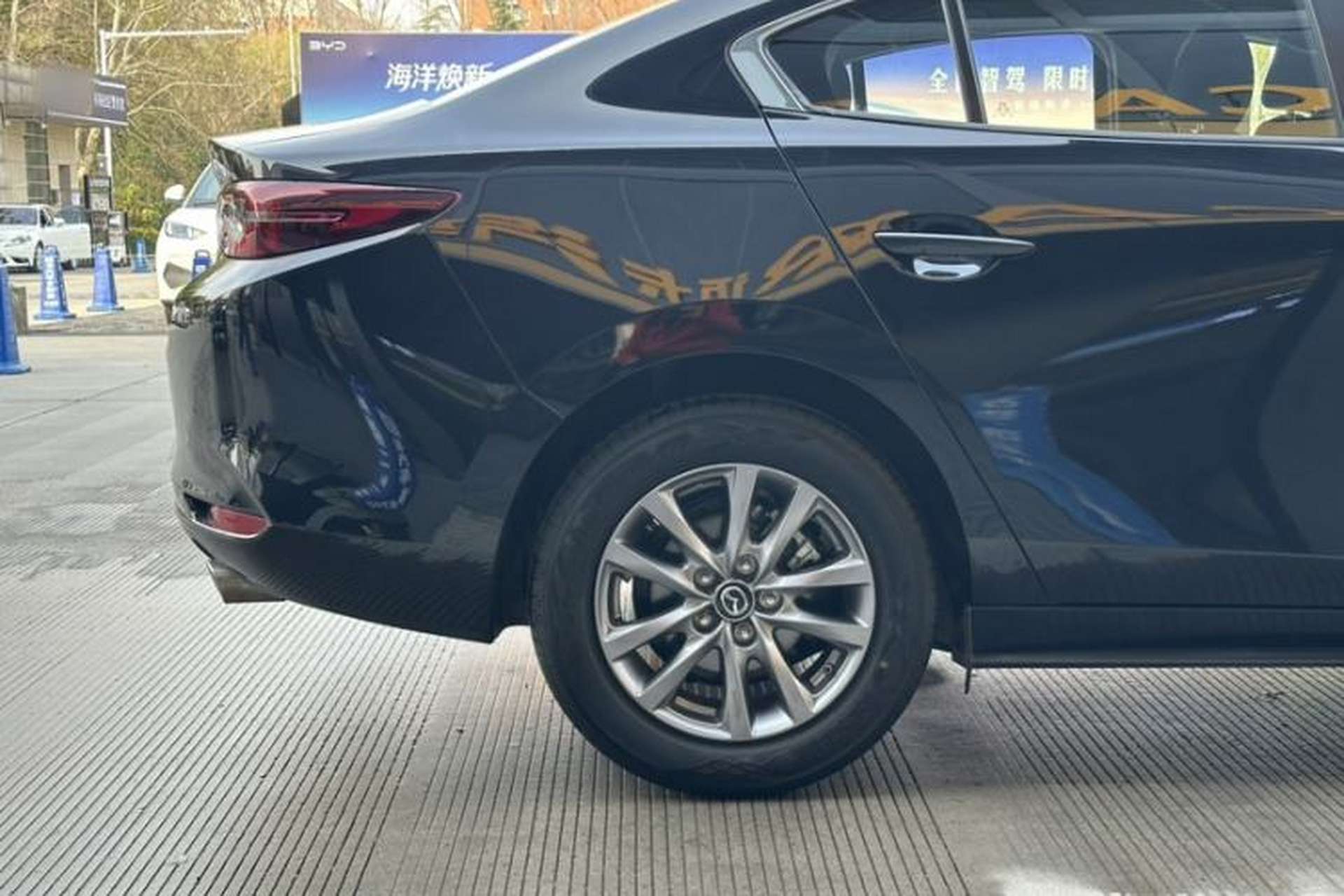 Used Mazda 3 Axela 2023 1.5L Manual ZhiMei Edition Exterior 4