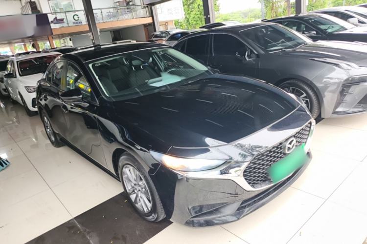 Used Mazda 3 Axela 2023 1.5L Manual ZhiMei Edition Front Right 45 Deg