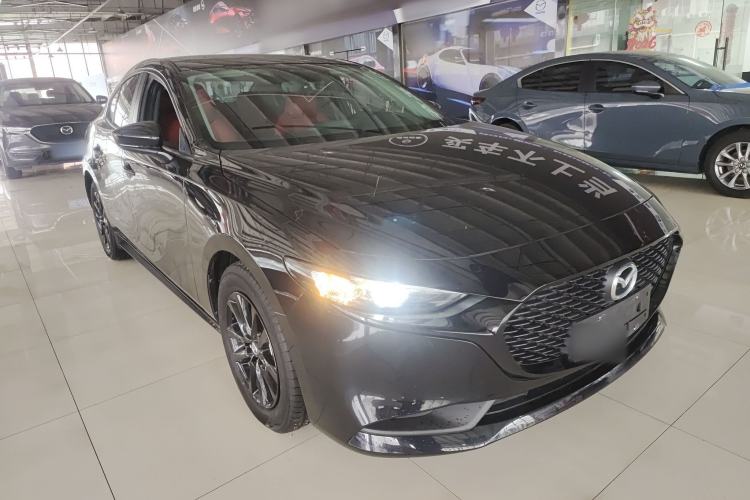 Used Mazda 3 Axela 2023 1.5L Manual ZhiMei Edition Front Right 45 Deg