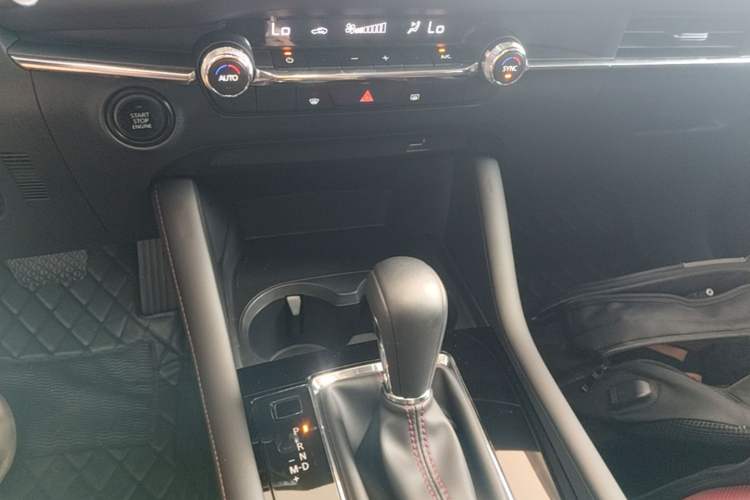 Used Mazda 3 Axela 2023 2.0L Automatic ZhiZhen Edition Gear Lever