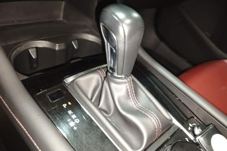 Used Mazda 3 Axela 2023 2.0L Automatic Zhiyao Edition Gear Lever