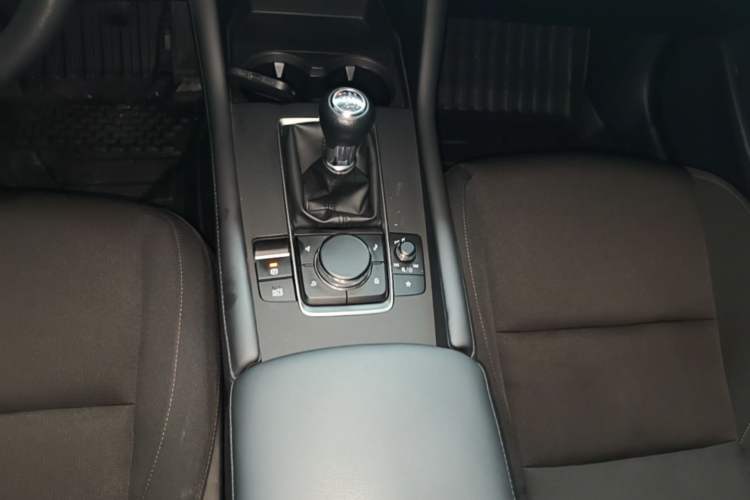 Used Mazda 3 Axela 2023 1.5L Manual ZhiMei Edition Gear Lever