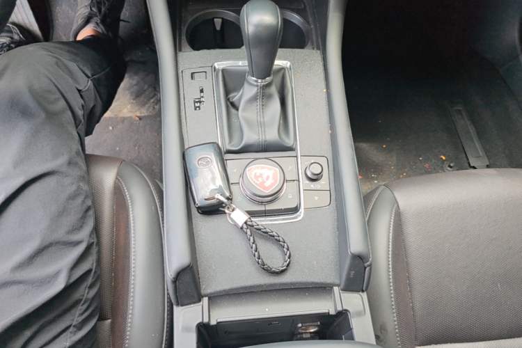 Used Mazda 3 Axela 2023 2.0L Automatic Zhiya Edition Gear Lever