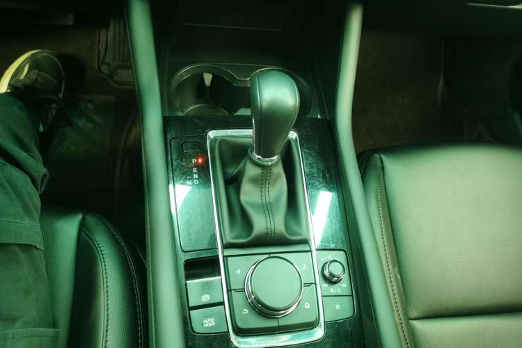 Used Mazda 3 Axela 2023 2.0L Automatic ZhiXuan Edition Gear Lever