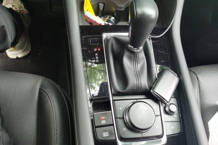 Used Mazda 3 Axela 2023 2.0L Automatic ZhiZhen Edition Gear Lever