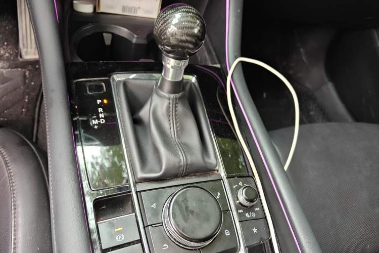 Used Mazda 3 Axela 2023 2.0L Automatic Zhiya Edition Gear Lever