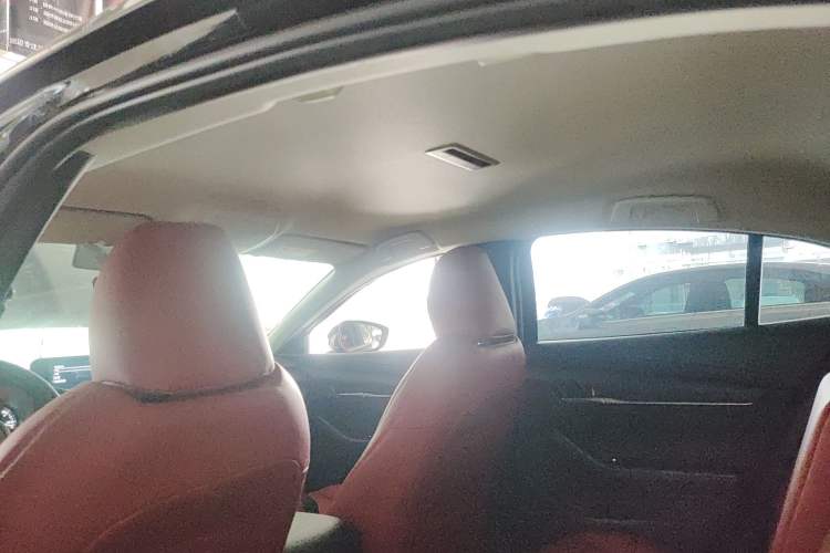 Used Mazda 3 Axela 2023 1.5L Manual ZhiMei Edition Headliner