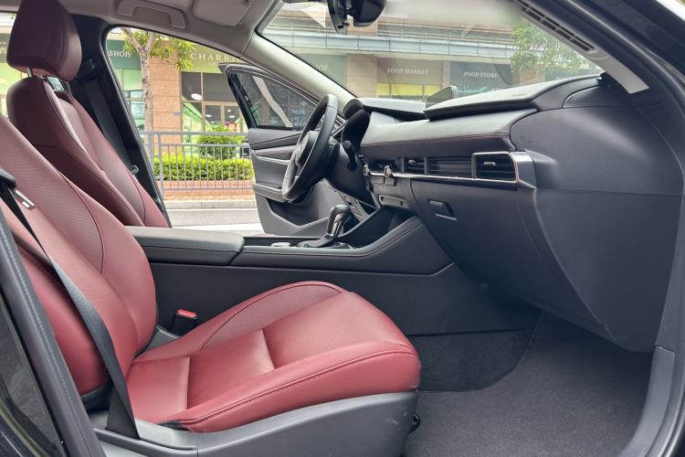Used Mazda 3 Axela 2023 2.0L Automatic ZhiZhen Edition Interior 1