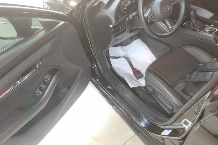 Used Mazda 3 Axela 2023 2.0L Automatic Zhiya Edition Interior 3