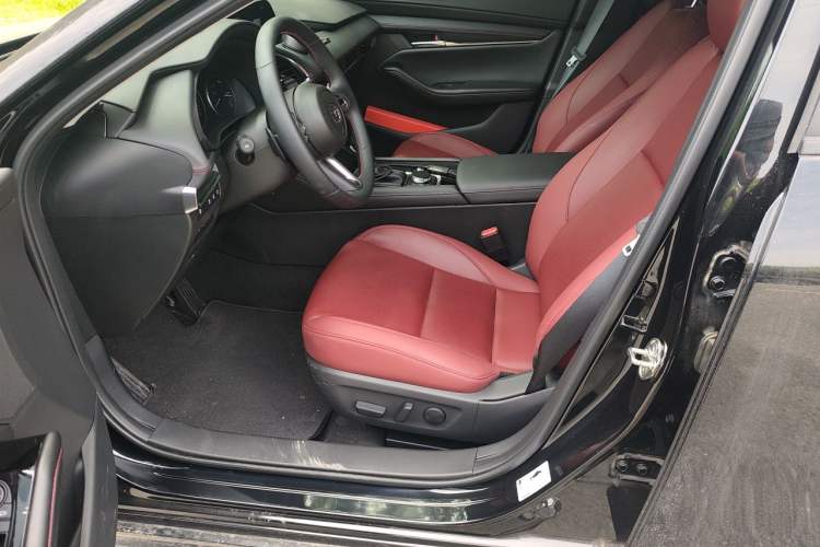 Used Mazda 3 Axela 2023 2.0L Automatic ZhiZhen Edition Left Front Seat