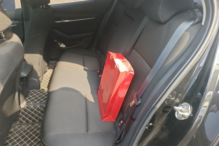 Used Mazda 3 Axela 2023 2.0L Automatic ZhiXuan Edition Left Rear Seat