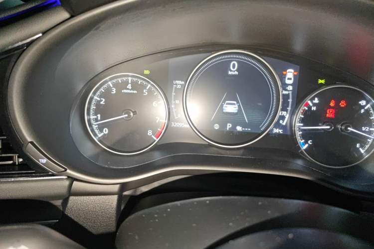 Used Mazda 3 Axela 2023 2.0L Automatic ZhiZhen Edition Odometer Close Up