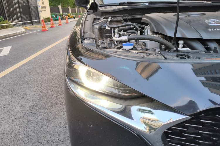 Used Mazda 3 Axela 2023 2.0L Automatic Zhiya Edition Right Front Headlight