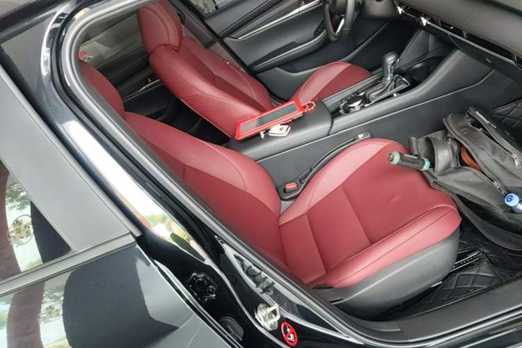Used Mazda 3 Axela 2023 2.0L Automatic ZhiZhen Edition Right Front Seat