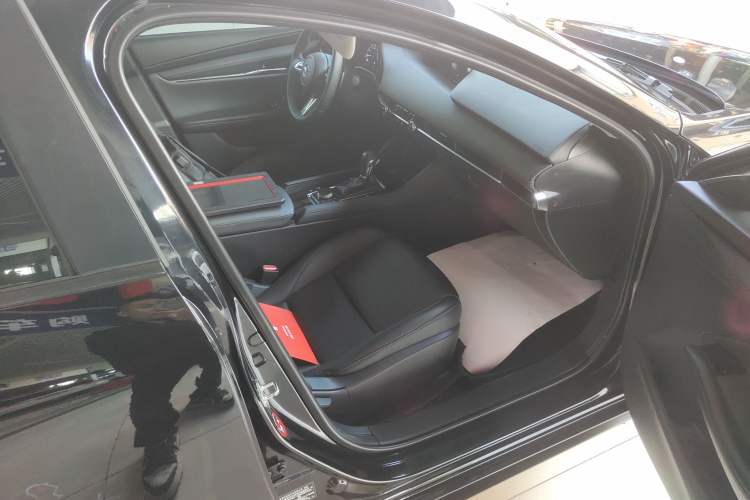 Used Mazda 3 Axela 2023 2.0L Automatic Zhiya Edition Right Front Seat