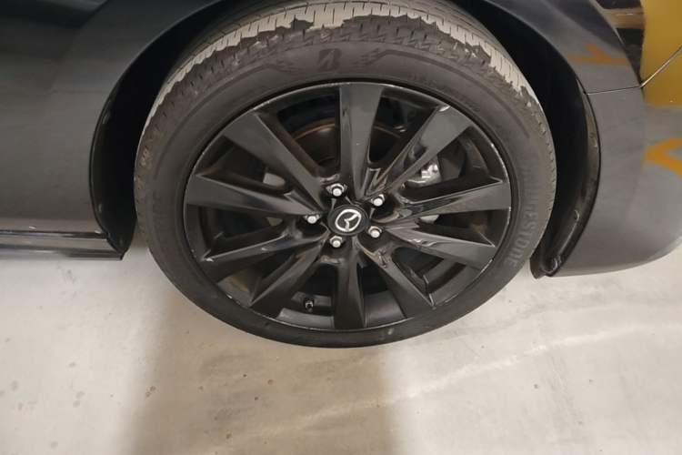 Used Mazda 3 Axela 2023 2.0L Automatic Zhiyao Edition Right Front Wheel Hub
