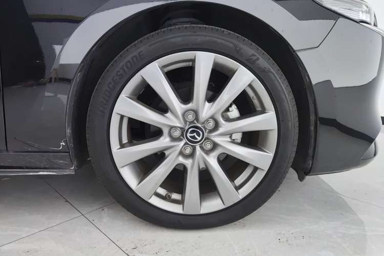 Used Mazda 3 Axela 2023 2.0L Automatic Zhiya Edition Right Front Wheel Hub