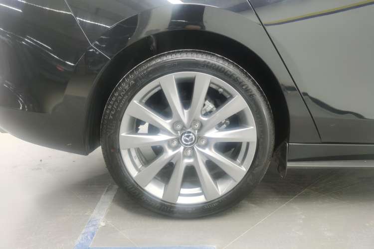 Used Mazda 3 Axela 2023 2.0L Automatic ZhiXuan Edition Right Front Wheel Hub