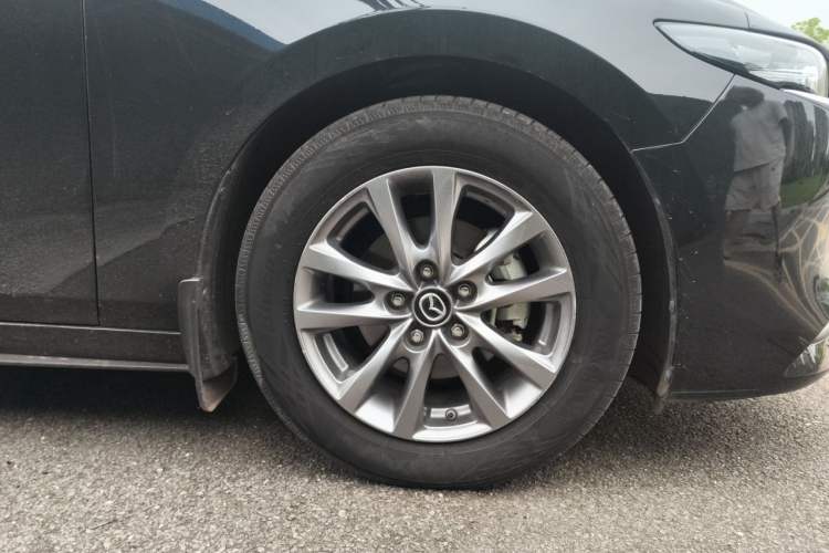 Used Mazda 3 Axela 2023 2.0L Automatic Zhiqing Edition Right Front Wheel Hub
