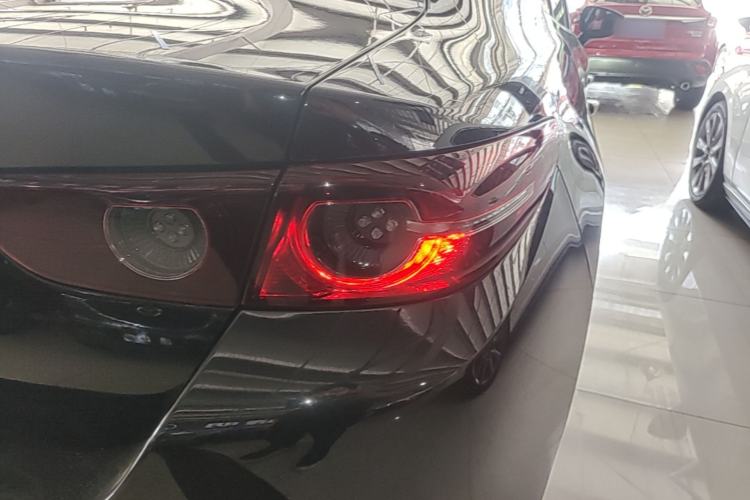 Used Mazda 3 Axela 2023 1.5L Manual ZhiMei Edition Right Rear Taillight