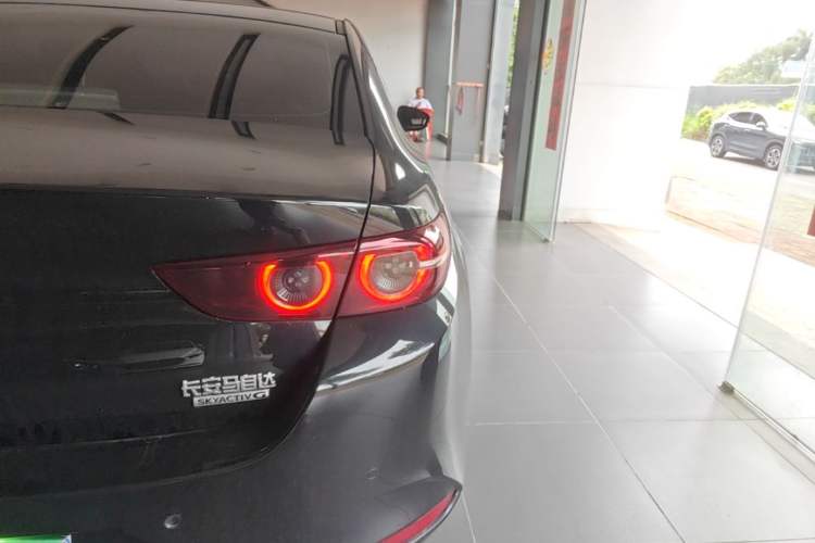 Used Mazda 3 Axela 2023 2.0L Automatic ZhiZhen Edition Right Rear Taillight