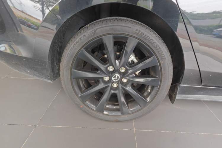 Used Mazda 3 Axela 2023 2.0L Automatic ZhiZhen Edition Right Rear Wheel Hub