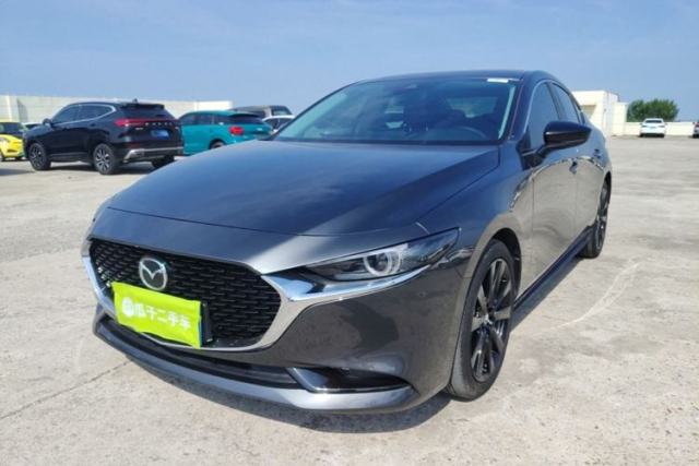 Mazda 3 Axela 2023 2.0L Automatic ZhiZhen Edition usata
