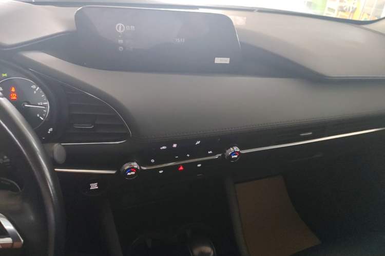 Used Mazda 3 Axela 2023 2.0L Automatic ZhiZhen Edition Audio And AC Panel